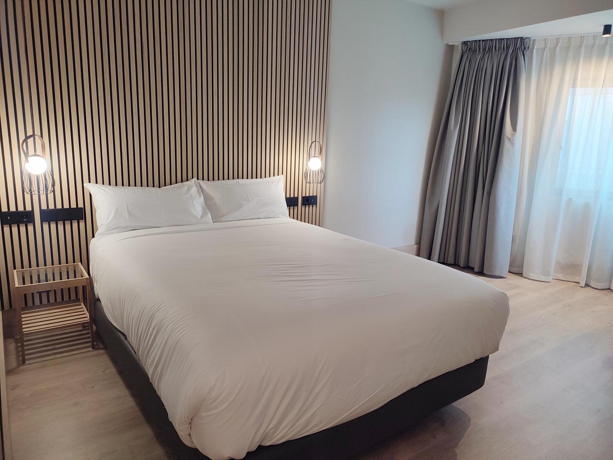 Hotel Sercotel Cuatro Postes Avila Exterior photo