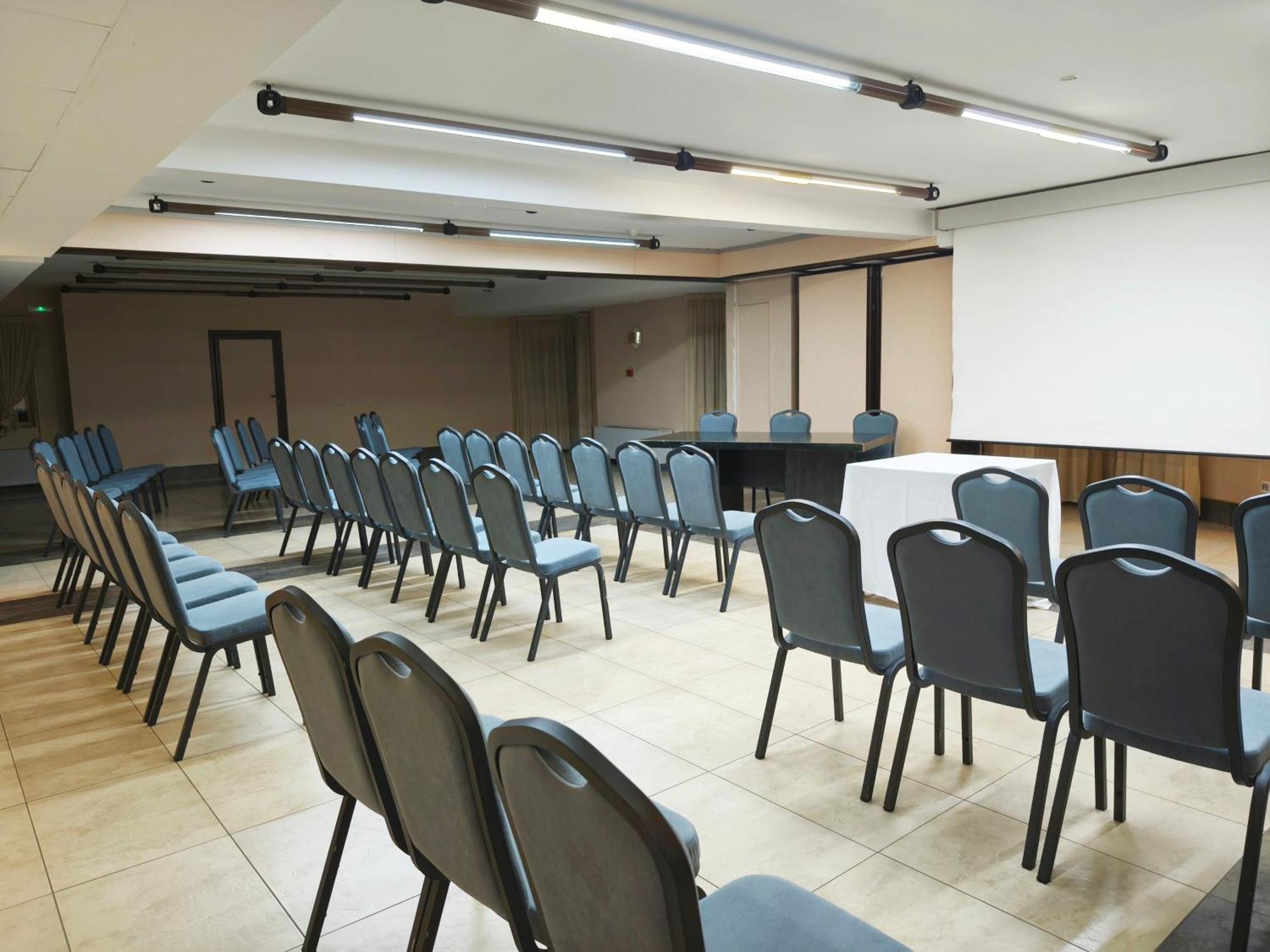 Hotel Sercotel Cuatro Postes Avila Exterior photo